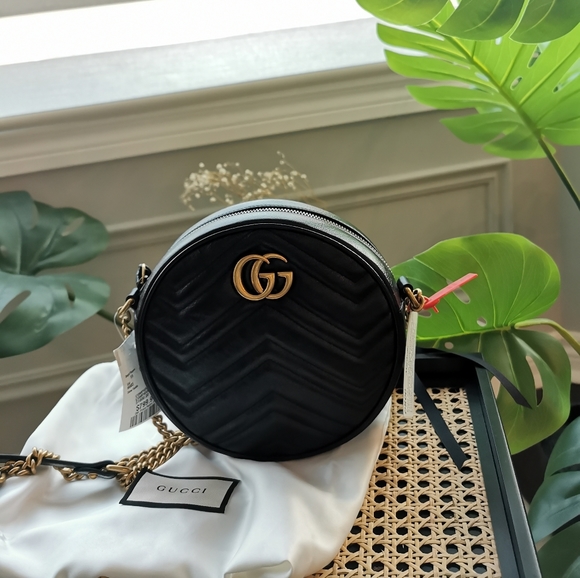 Gucci Handbags - Gucci GG Marmont mini round shoulder bag slightly used Like Brand New! Leather